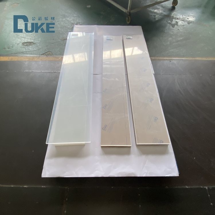 Acrylplaat van Duke optische kwaliteit 100% Virgin Mitsubishi MMA Hoge helderheid 92% Spiegelprecisie 10mm 2mm UV-afdrukbaar plastic